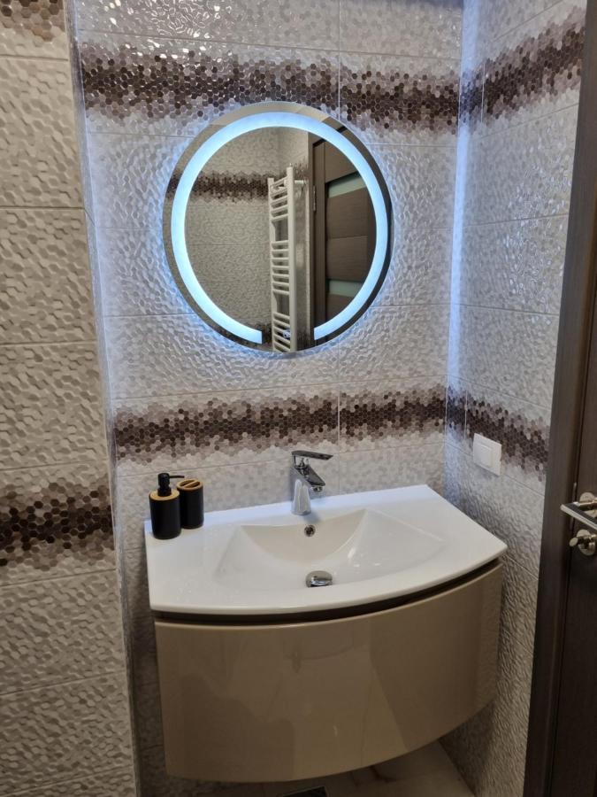 Luxury Apartments Bacau Exterior photo
